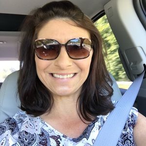 Meet your Posher, Suzanne